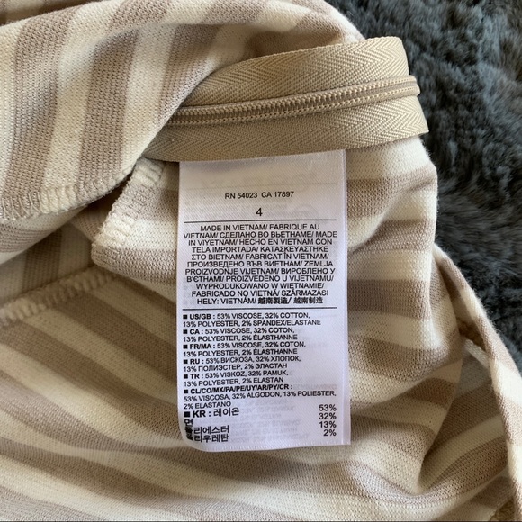 NWT Banana republic tops V-neck size 4 - Picture 5 of 5